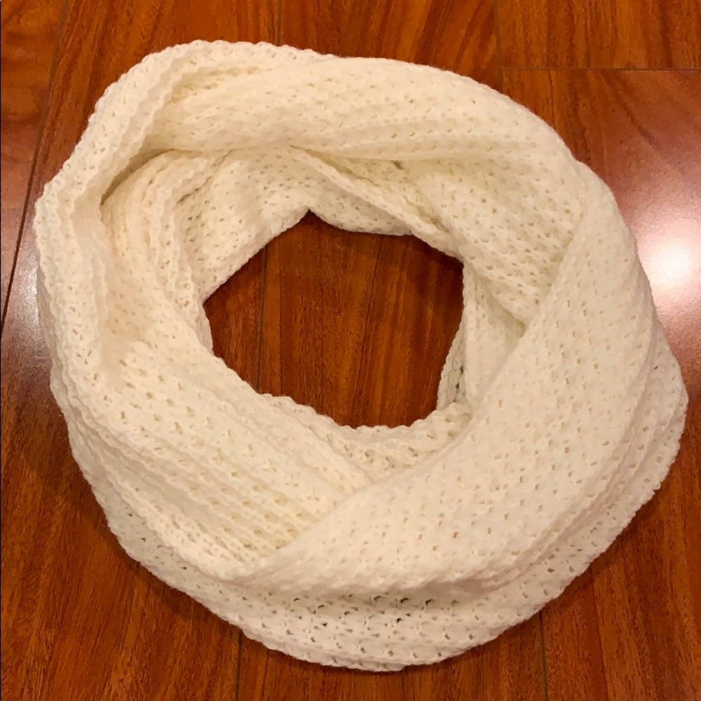 Unbranded White Knitted Infinity Scarf